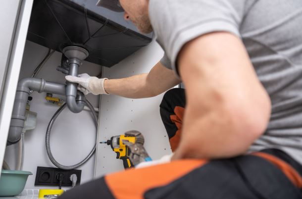 Plumber Performing Quick Plumbing repair in Norfolk, VA